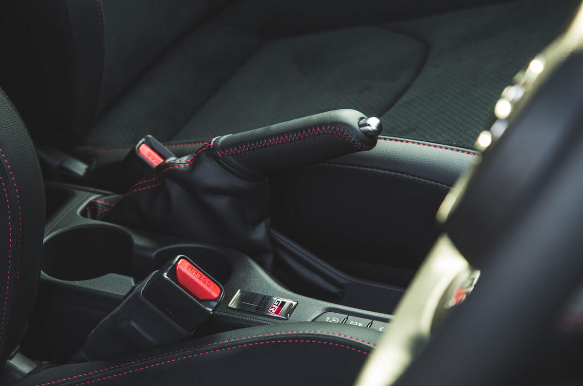 19 Toyota GR Yaris 2021 revue à long terme frein à main