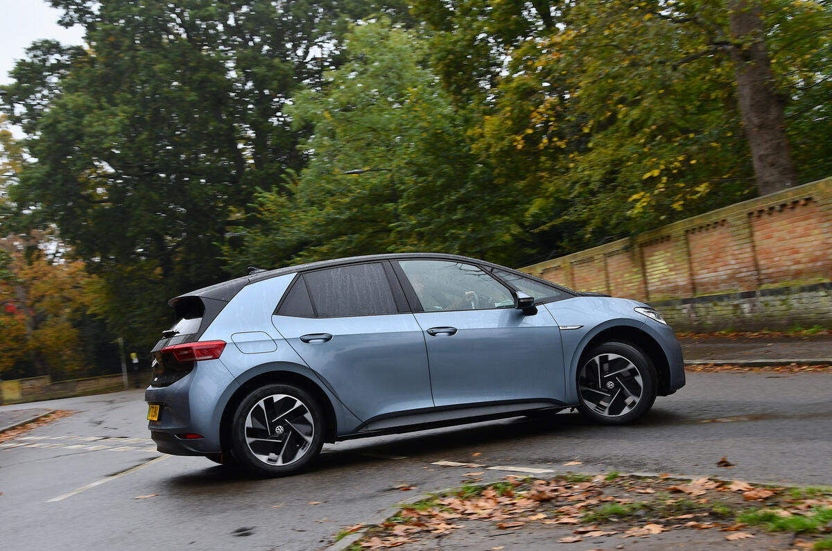 19 Volkswagen ID 3 2021 : évaluation à long terme de la conduite en virage