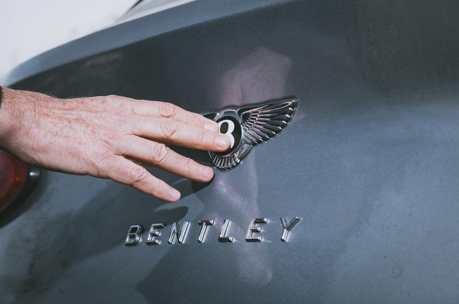 22 Bentley Bentayga V8 2021 : revue à long terme du coffre.