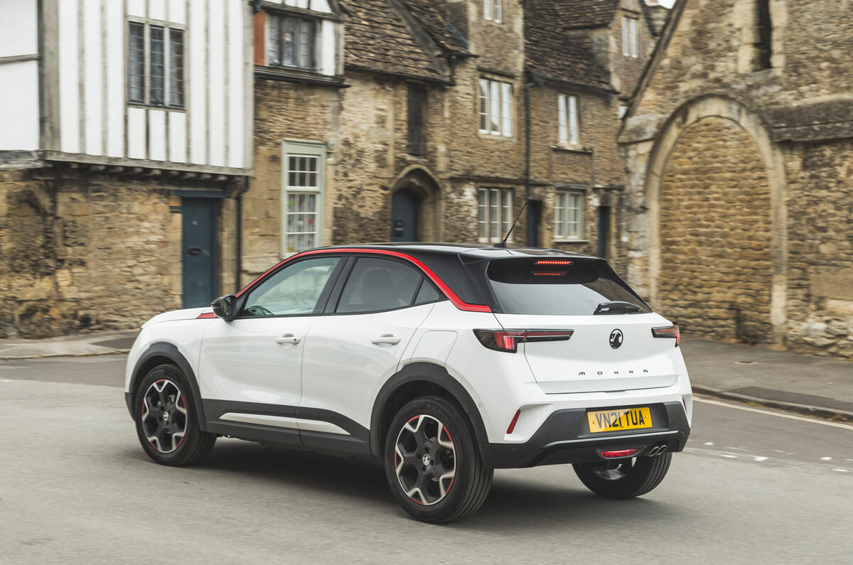 24 Vauxhall Mokka 2021 long terme sur route arrière