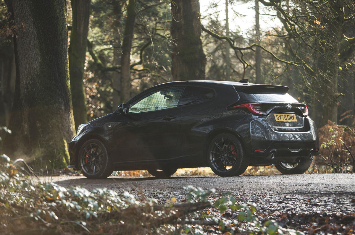 25 Toyota GR Yaris 2021 revue à long terme arrière statique