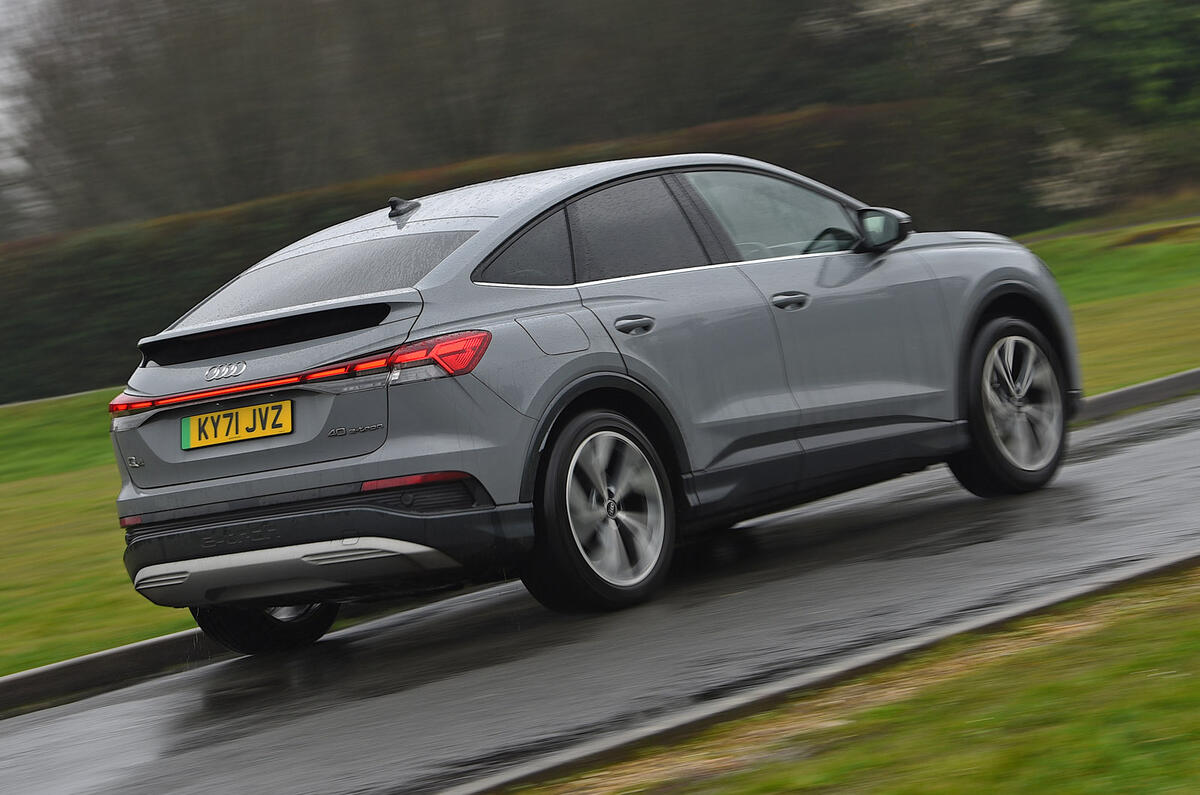 3 Audi Q4 etron Sportback LT suivi arrière