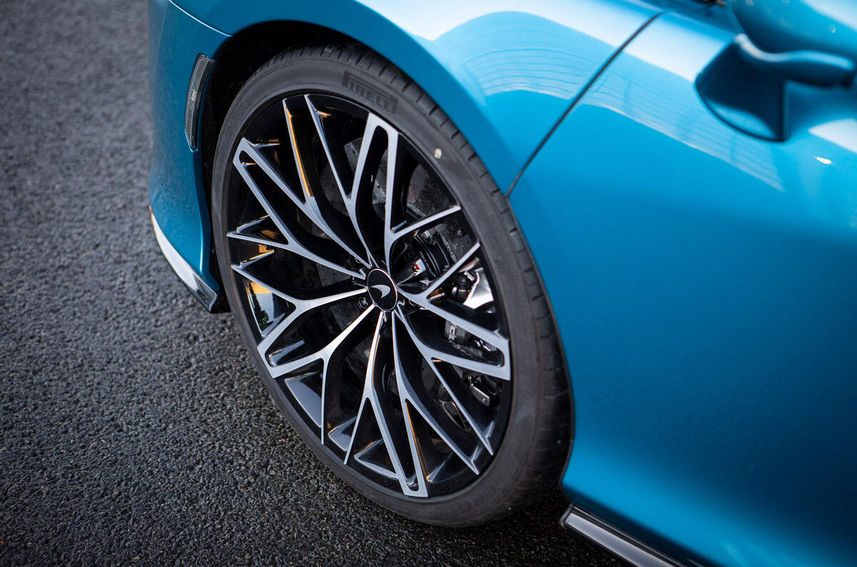 4 Jantes en alliage McLaren GT 2022 long term review