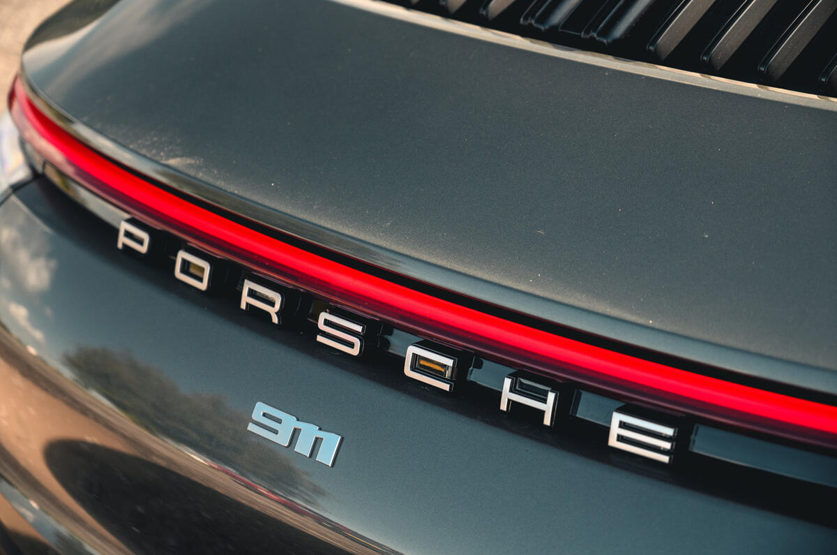 Porsche 911 Carrera 2020 : bilan à long terme - feux arrière