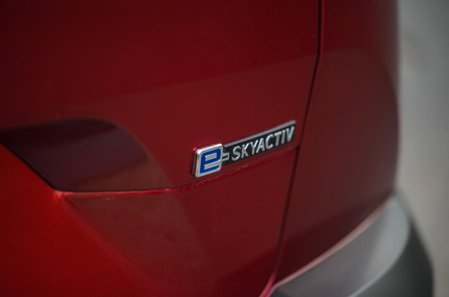 6 Mazda MX 30 2021 LT badge arrière