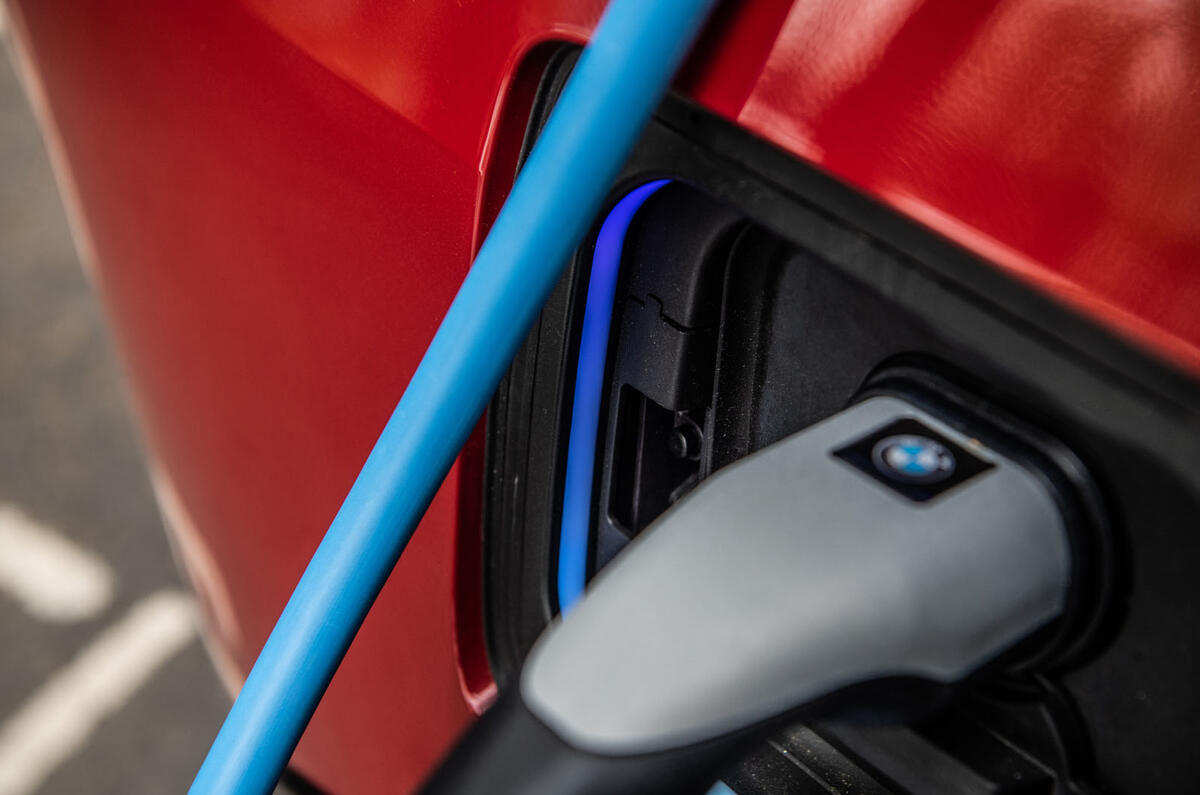 BMW i3S 2019 long-term review - charging LED