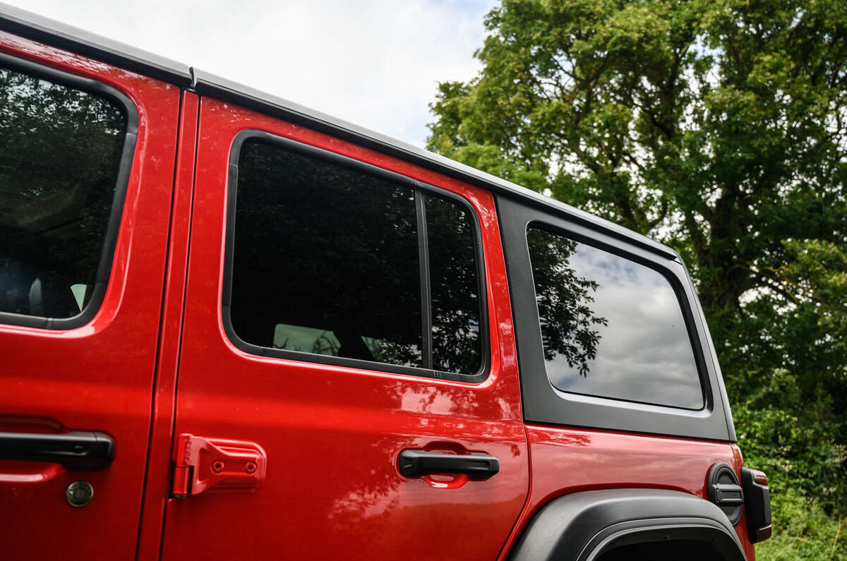 Jeep Wrangler Rubicon 2020 : bilan à long terme - trimestre arrière