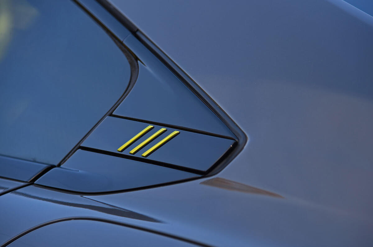 7 Peugeot 508 PSE 2021 : revue à long terme des autocollants latéraux