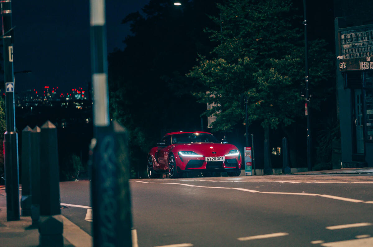 Test & Avis du Toyota GR Supra 2020 - sur le front de la route