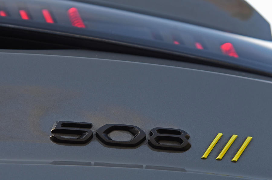 8 Peugeot 508 PSE 2021 long term review badge arrière