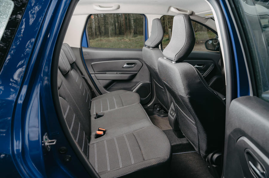 88 Dacia Duster 2022 long term handover sièges arrière