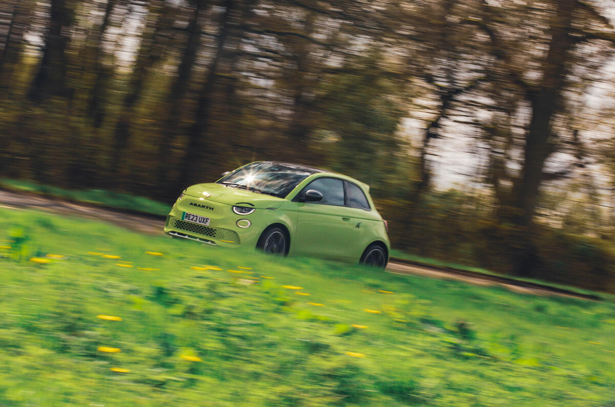 abarth 500e distance avant