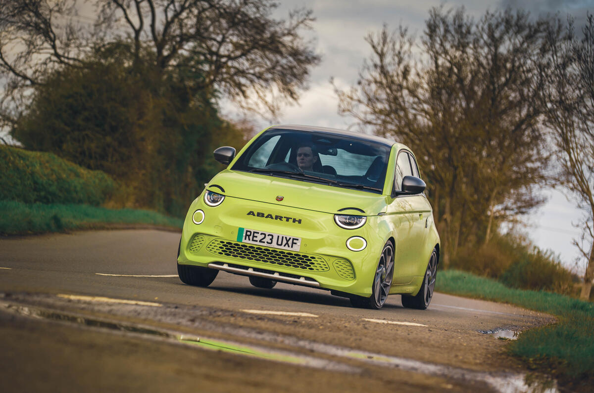 abarth 500e front lead 2