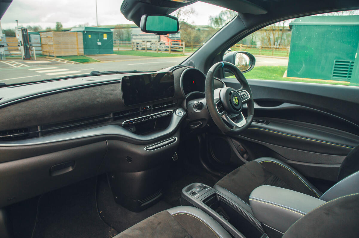 abarth 500e full cabin