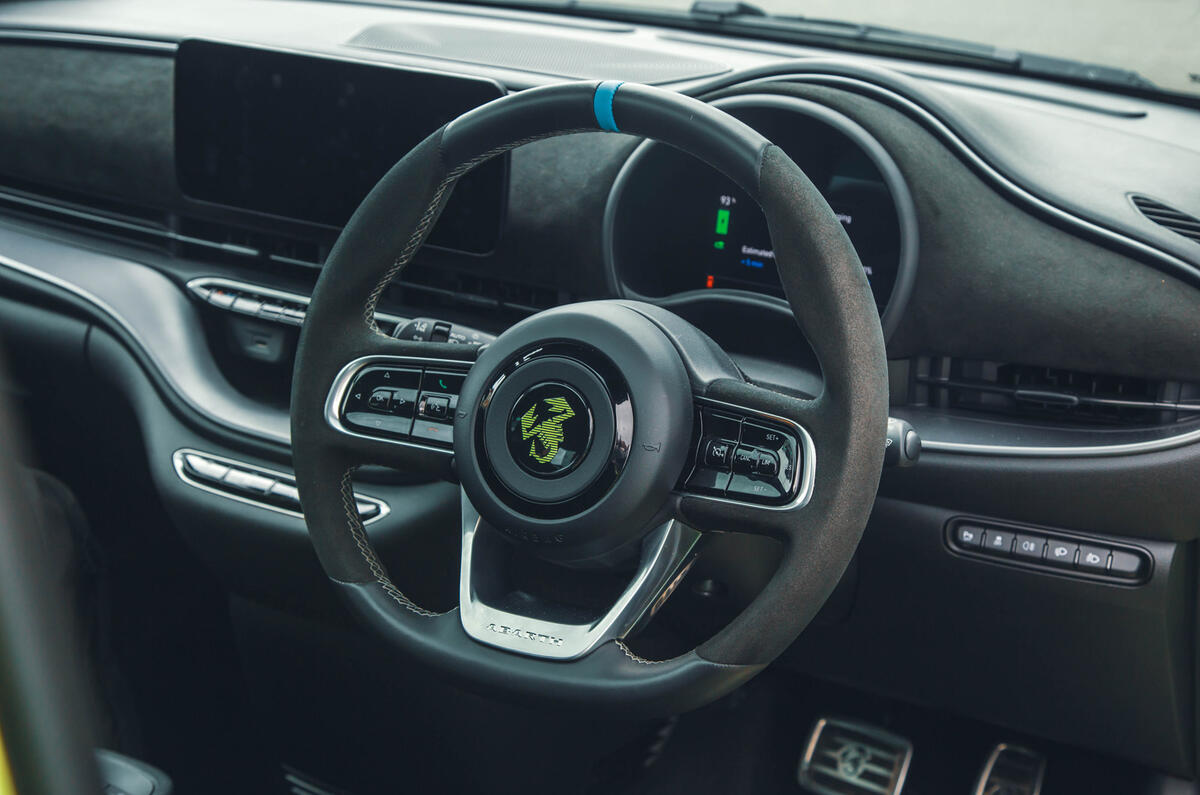 abarth 500e volant