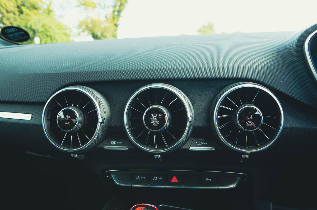 Audi TT RS air vents