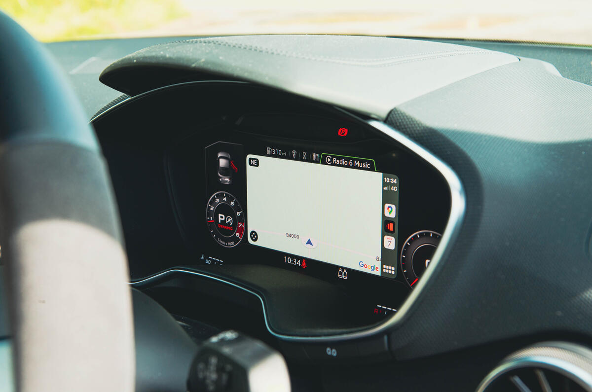 Audi TT RS digital display