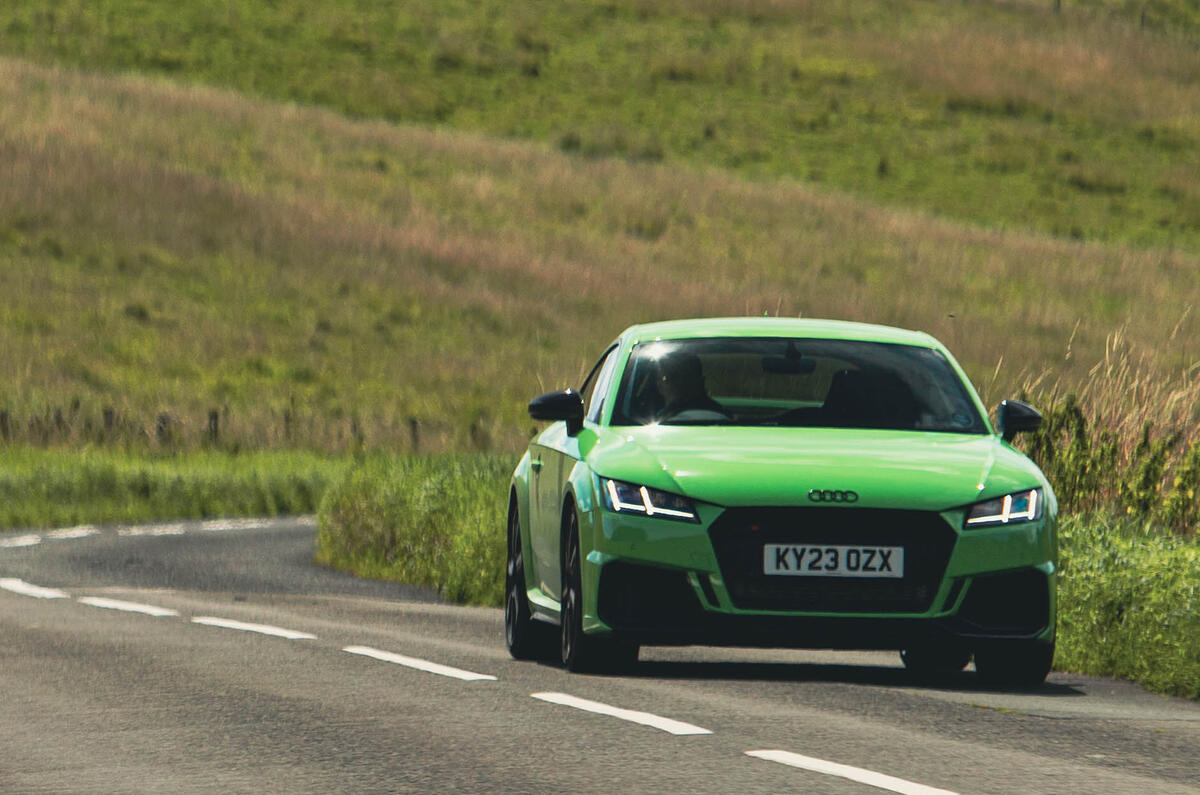 Audi TT RS front fromt distance