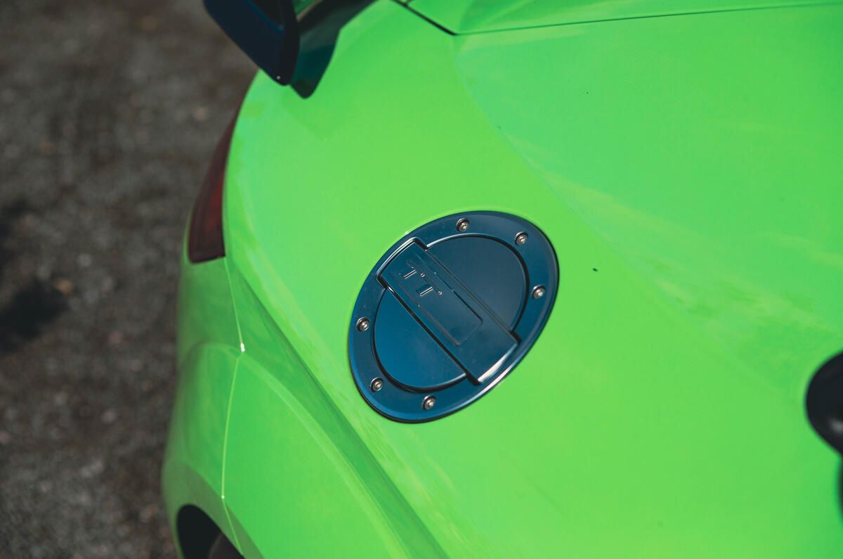 Audi TT RS fuel cap