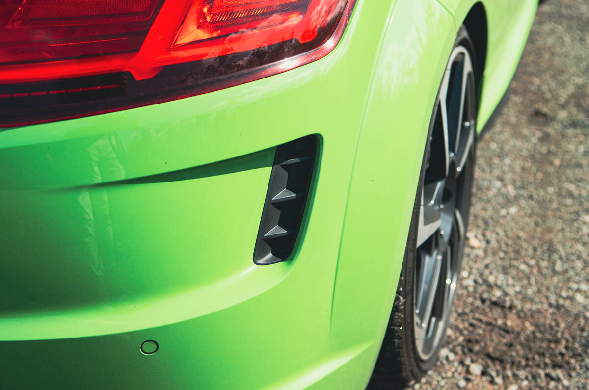 Audi TT RS rear vent