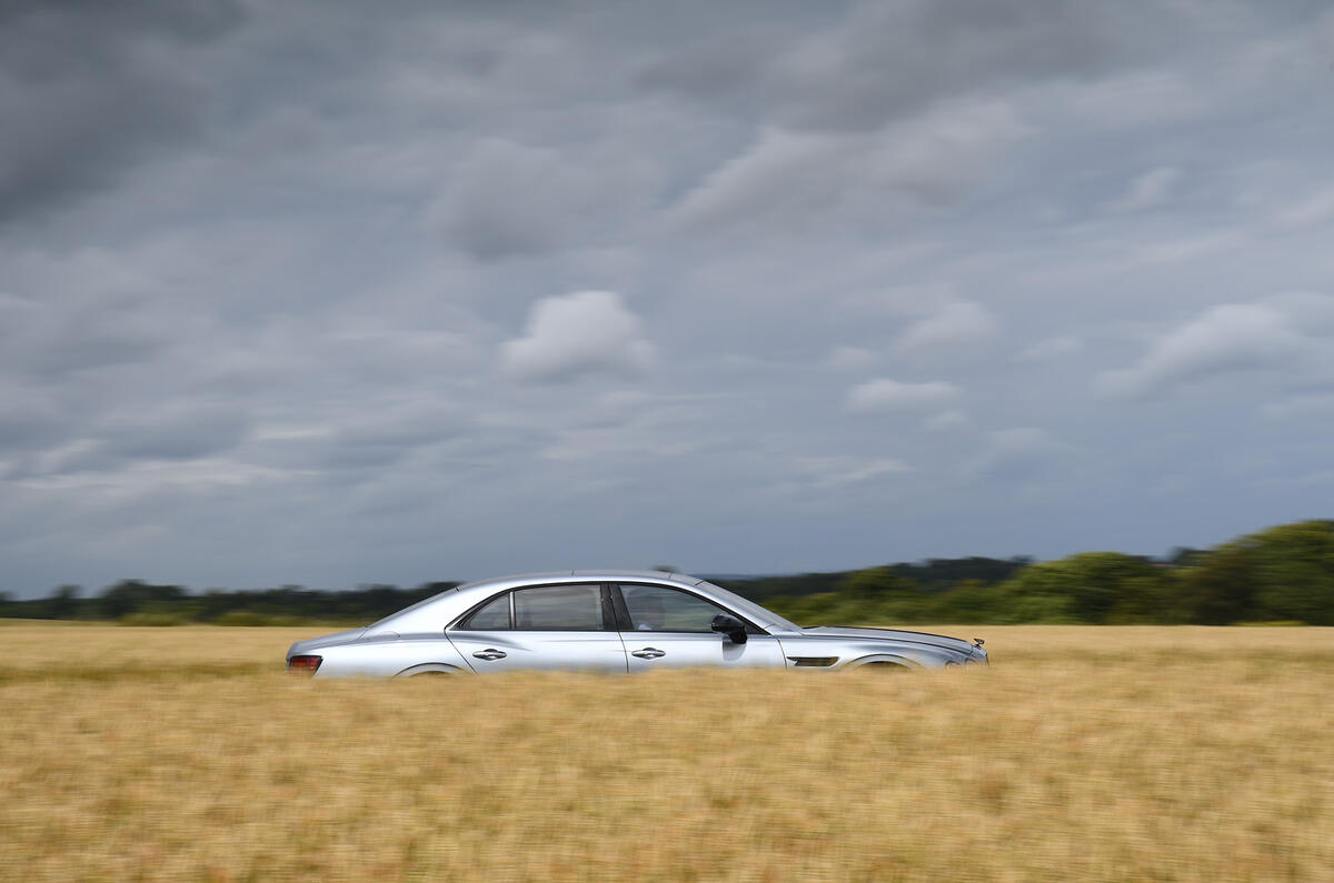 Bentlet Flyinf Spur Lt  SC  202320230710 6488