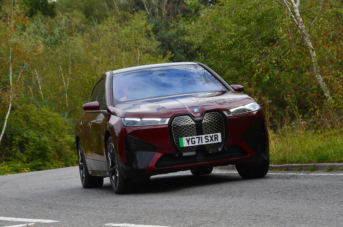 BMW iX dynamique avant 3