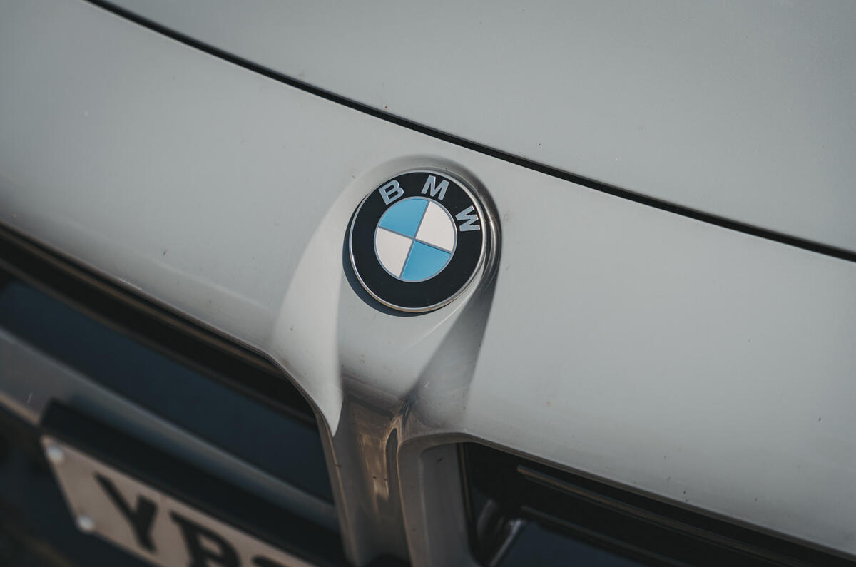 Insigne BMW M2