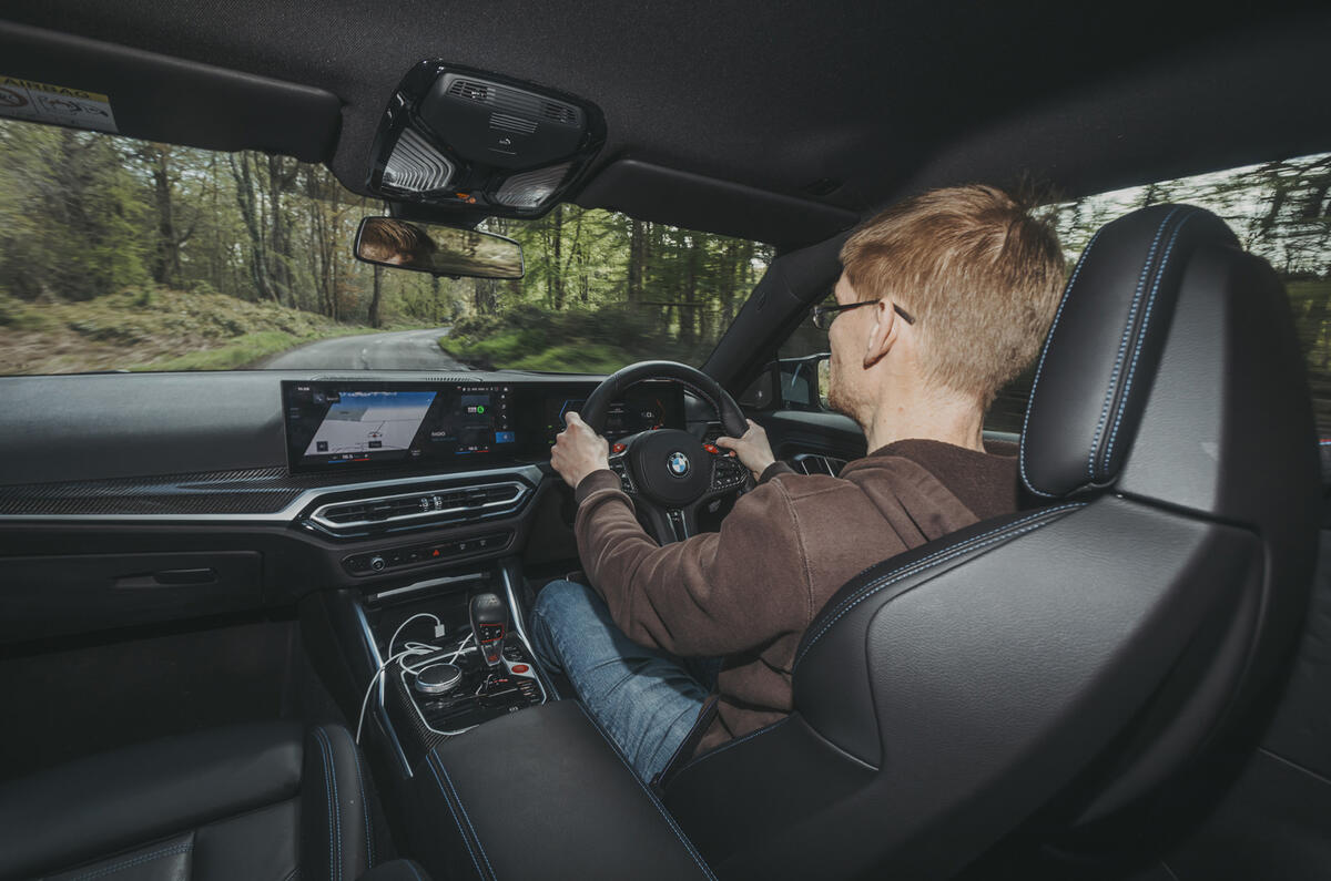 BMW M2 par-dessus l'épaule
