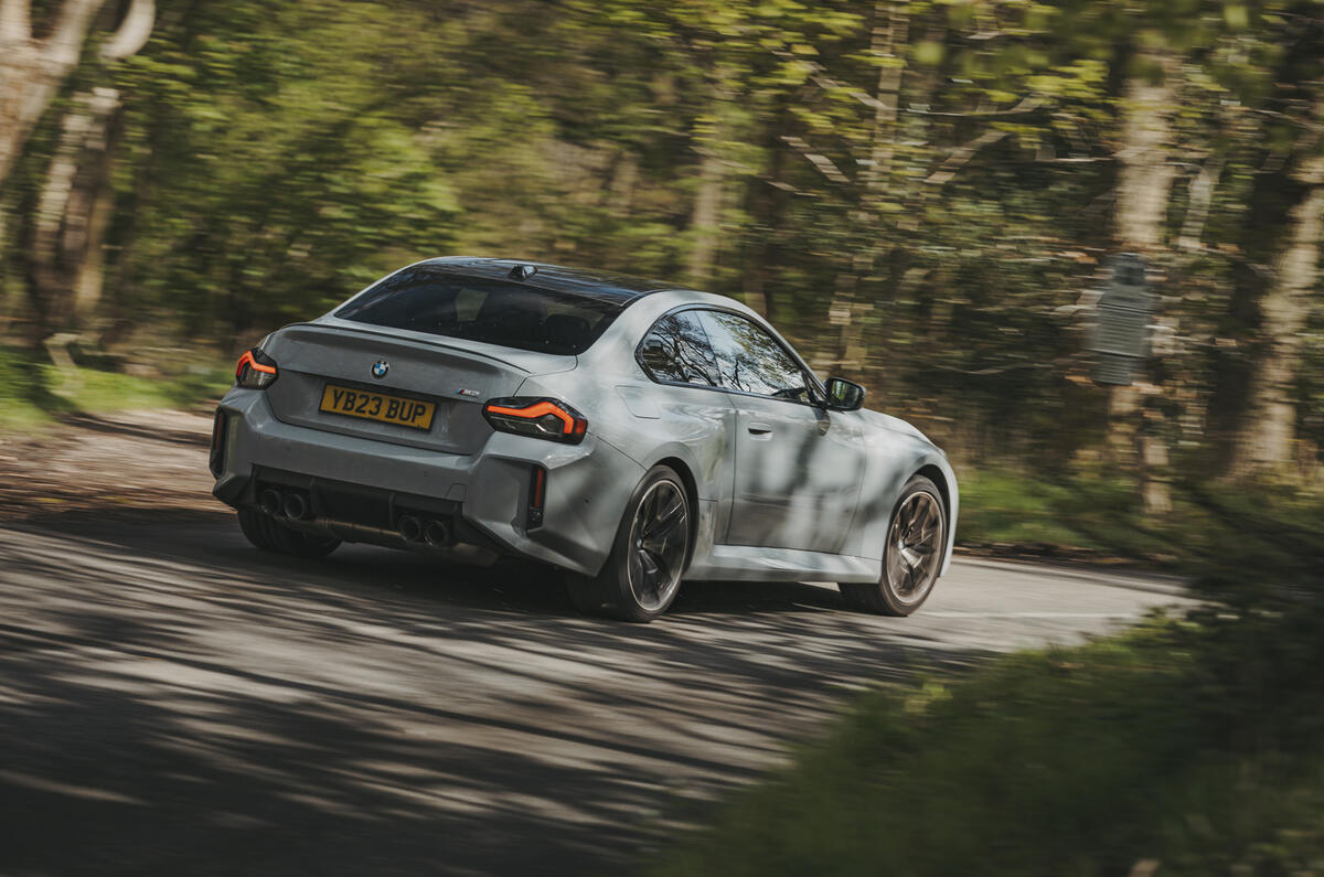 BMW m2 distance arrière 3
