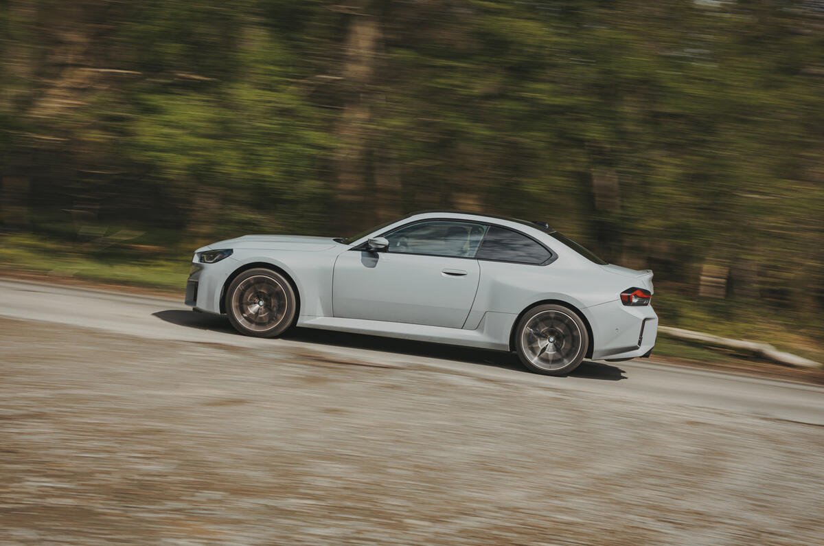BMW m2 côté 2