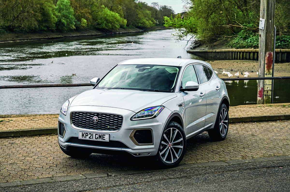 Face avant de la Jaguar E-Pace 98