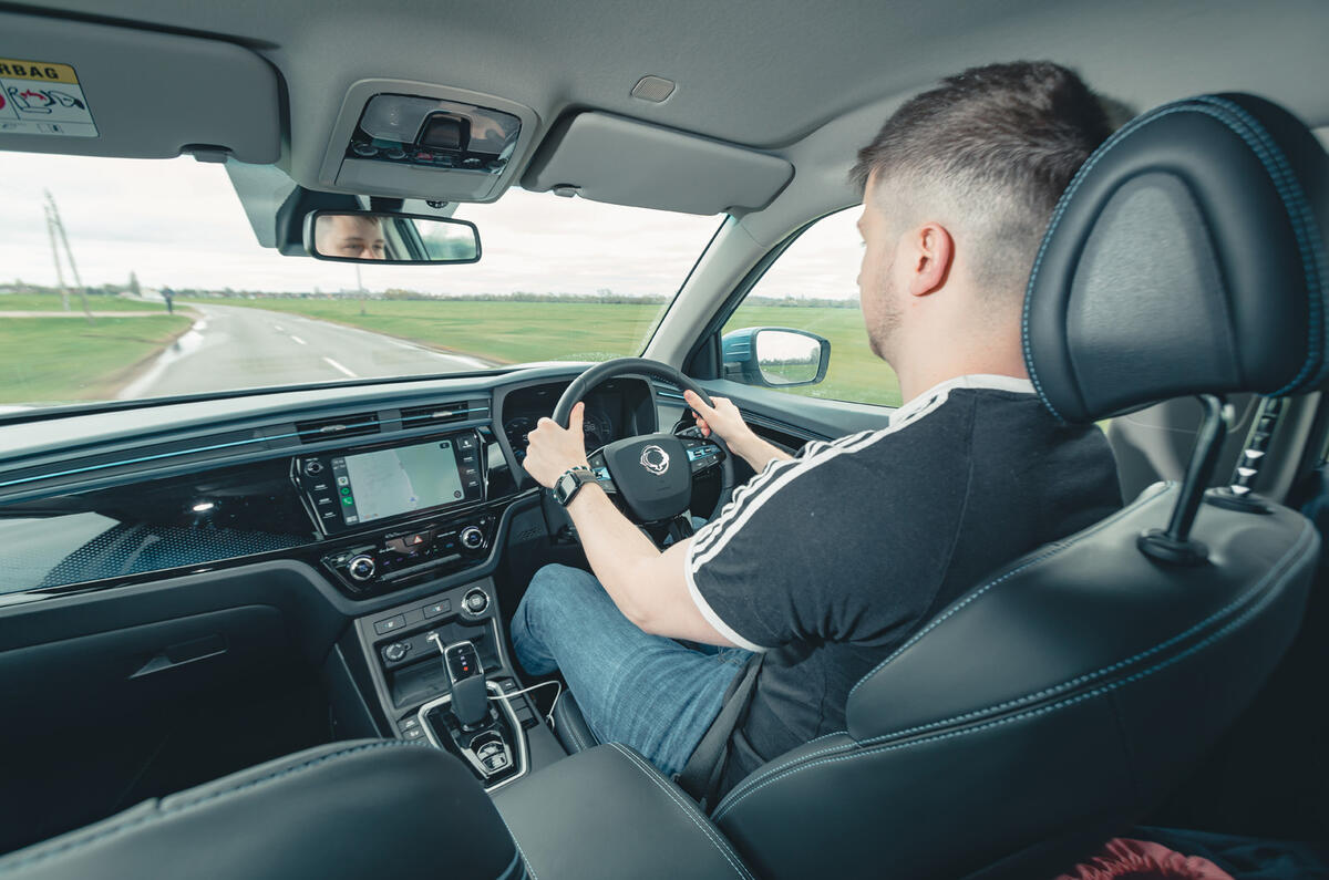 Korando intérieur avec conducteur