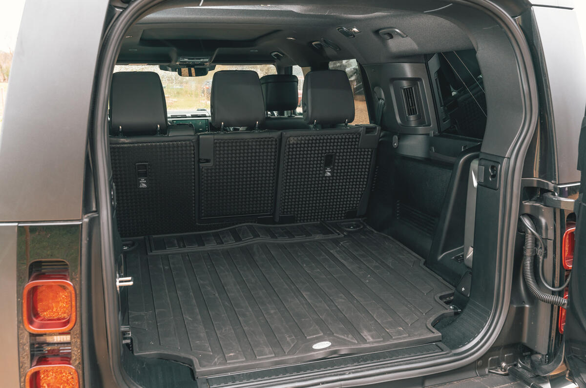 Land Rover Defender 130 boot
