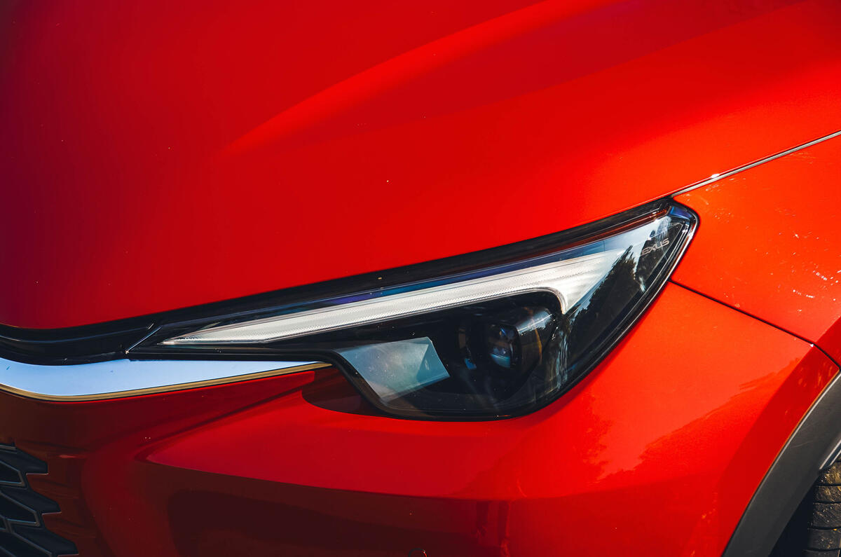 Lexus LBX light