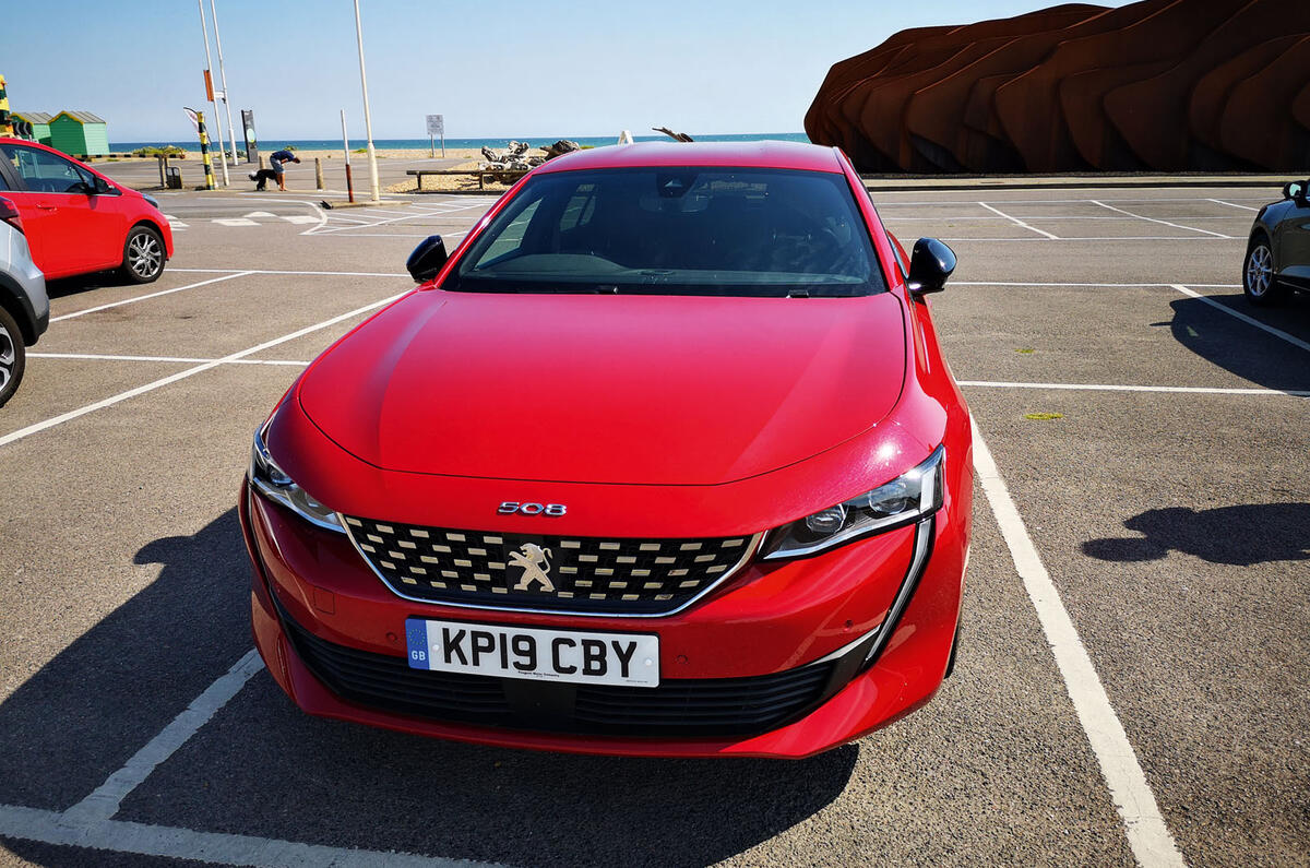 Peugeot 508 2019 : bilan à long terme - parking