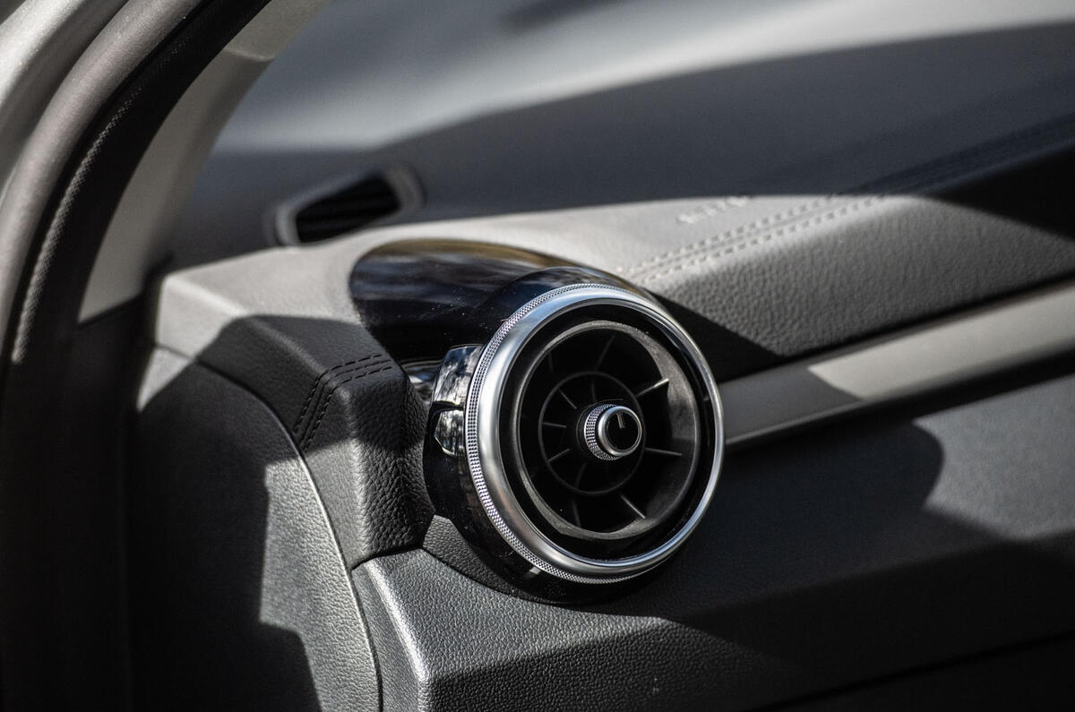 MG ZS 2019 long-term review - air vents
