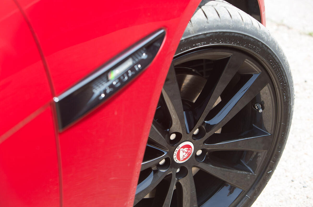 19in Jaguar XE black alloys