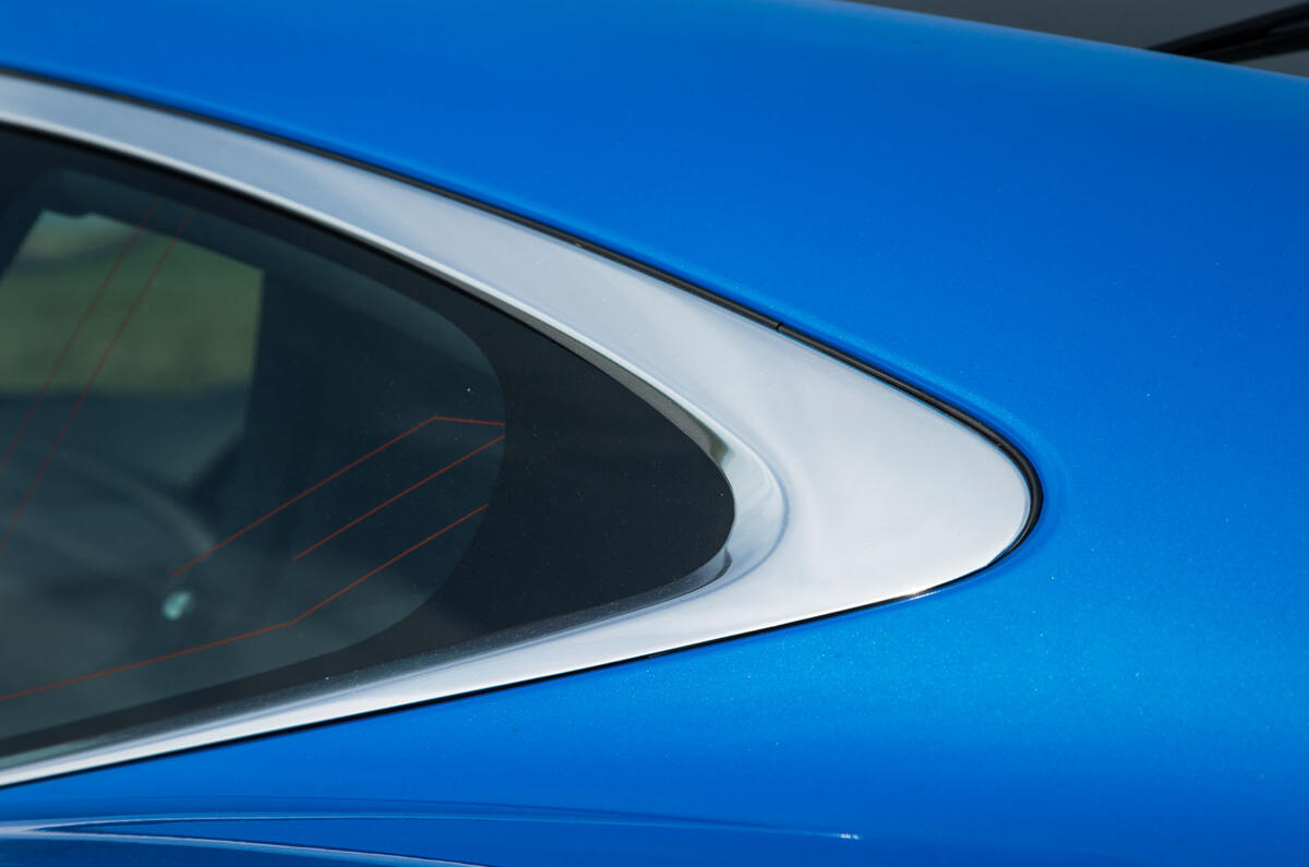 Jaguar F-Type 2.0 chrome rear window frame