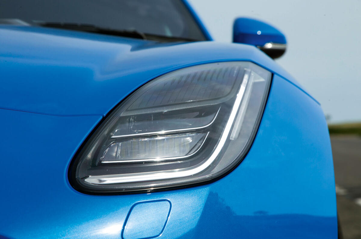Jaguar F-Type 2.0 LED headlights