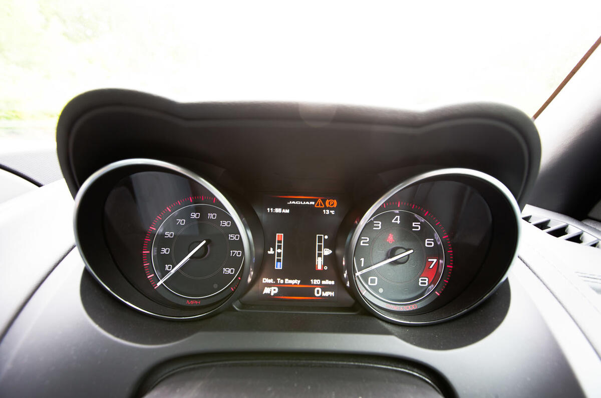 Jaguar F-Type instrument cluster