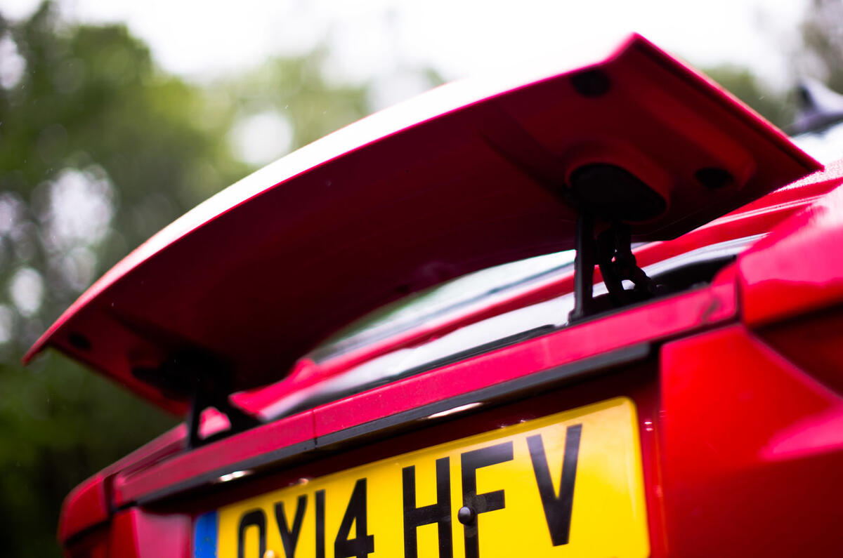 Jaguar F-Type rear wing