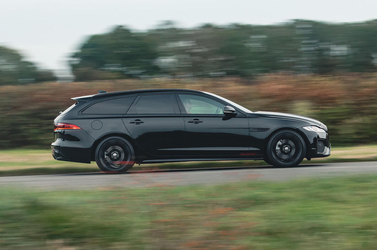 jaguar xf sportbrake avis 2023 025 panoramique