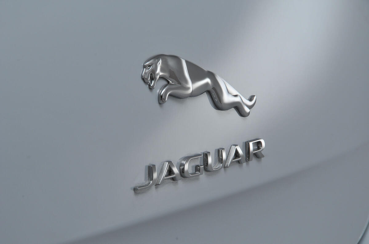 Jaguar XJ badge