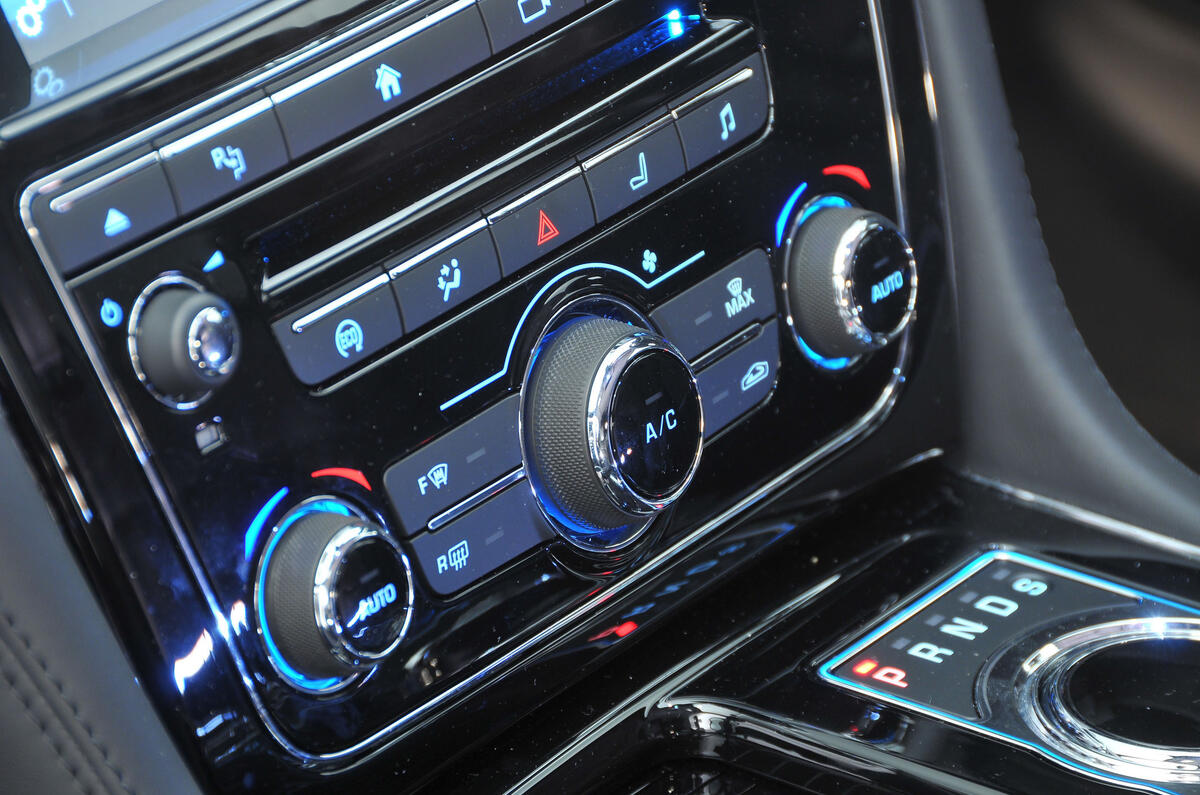 Jaguar XJ climate controls