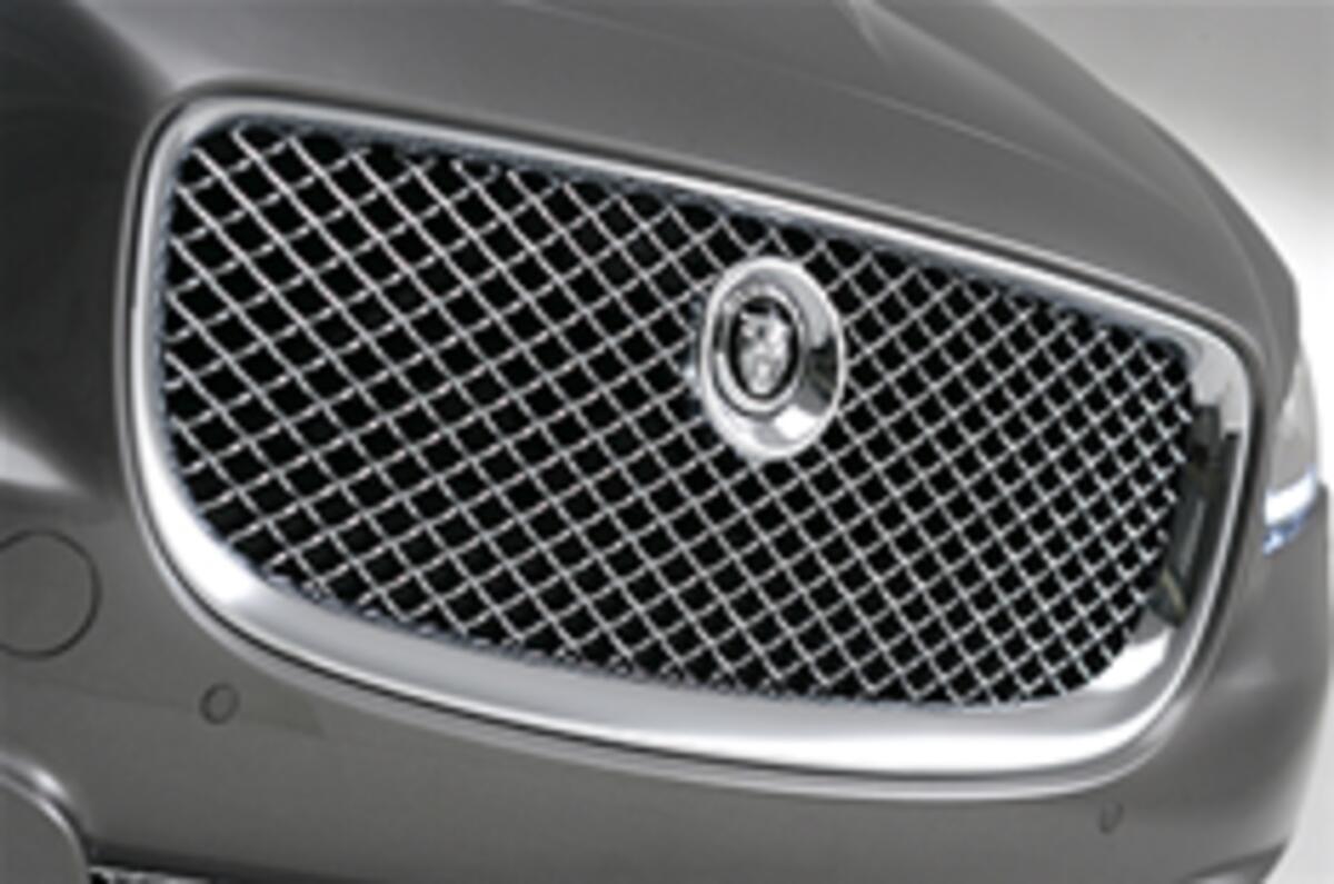 JLR secures £175m loan