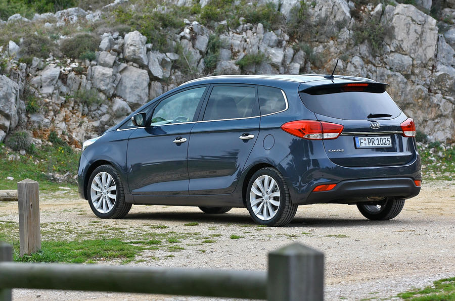 Quick news: Kia Carens now with integrated sat nav, Mazda 6 recalled in the US