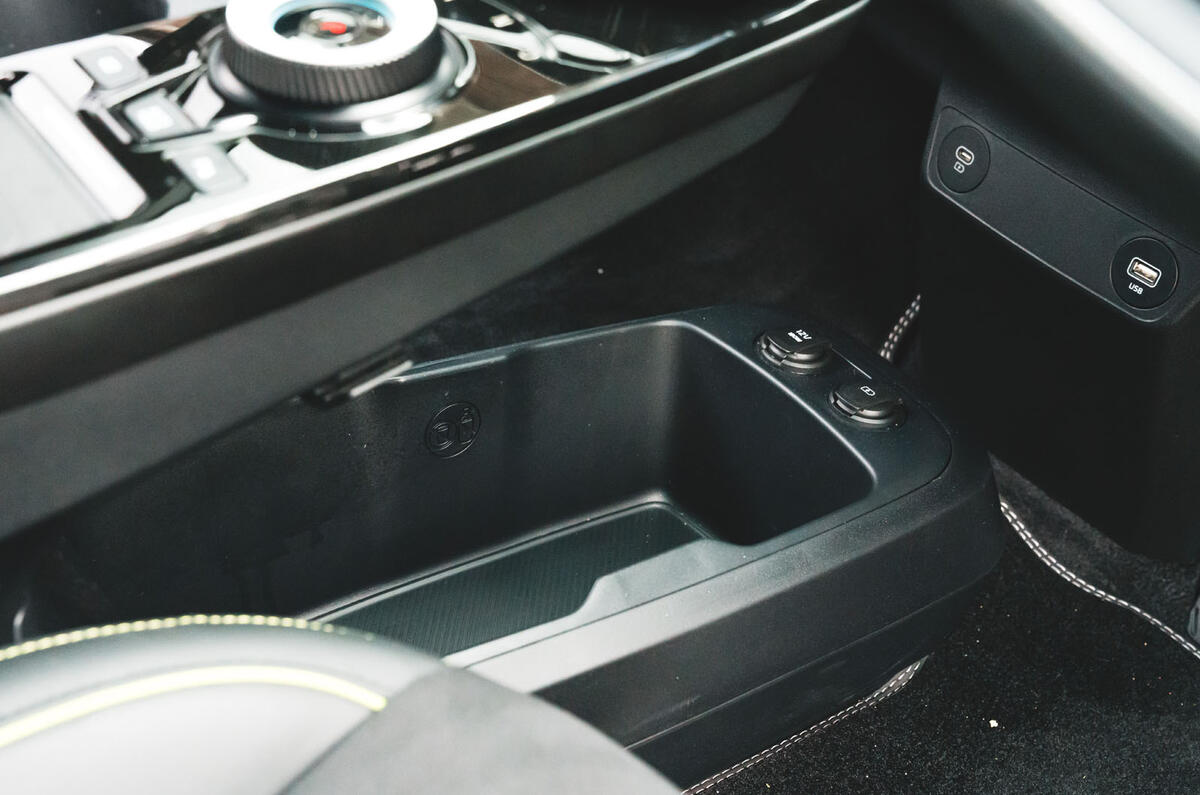 kia ev6 gt review 2023 18 centre console