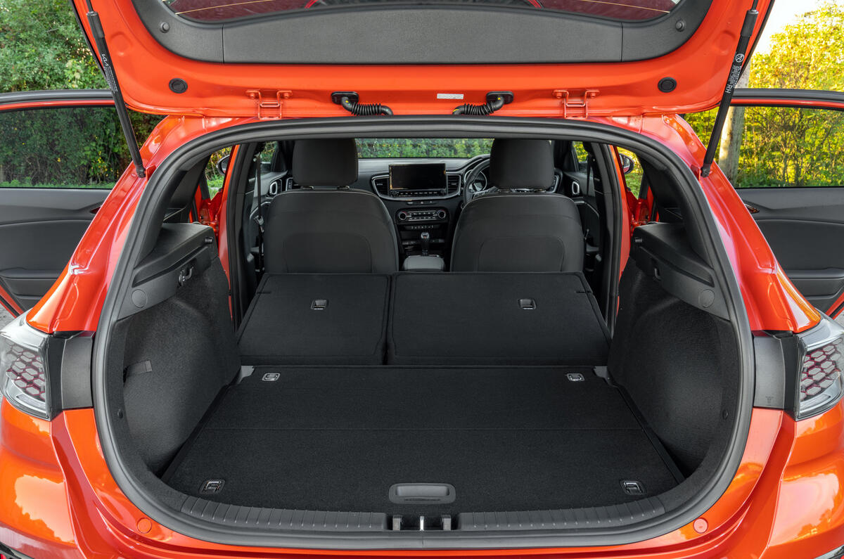 Kia Ceed Critique des sièges de coffre abaissés