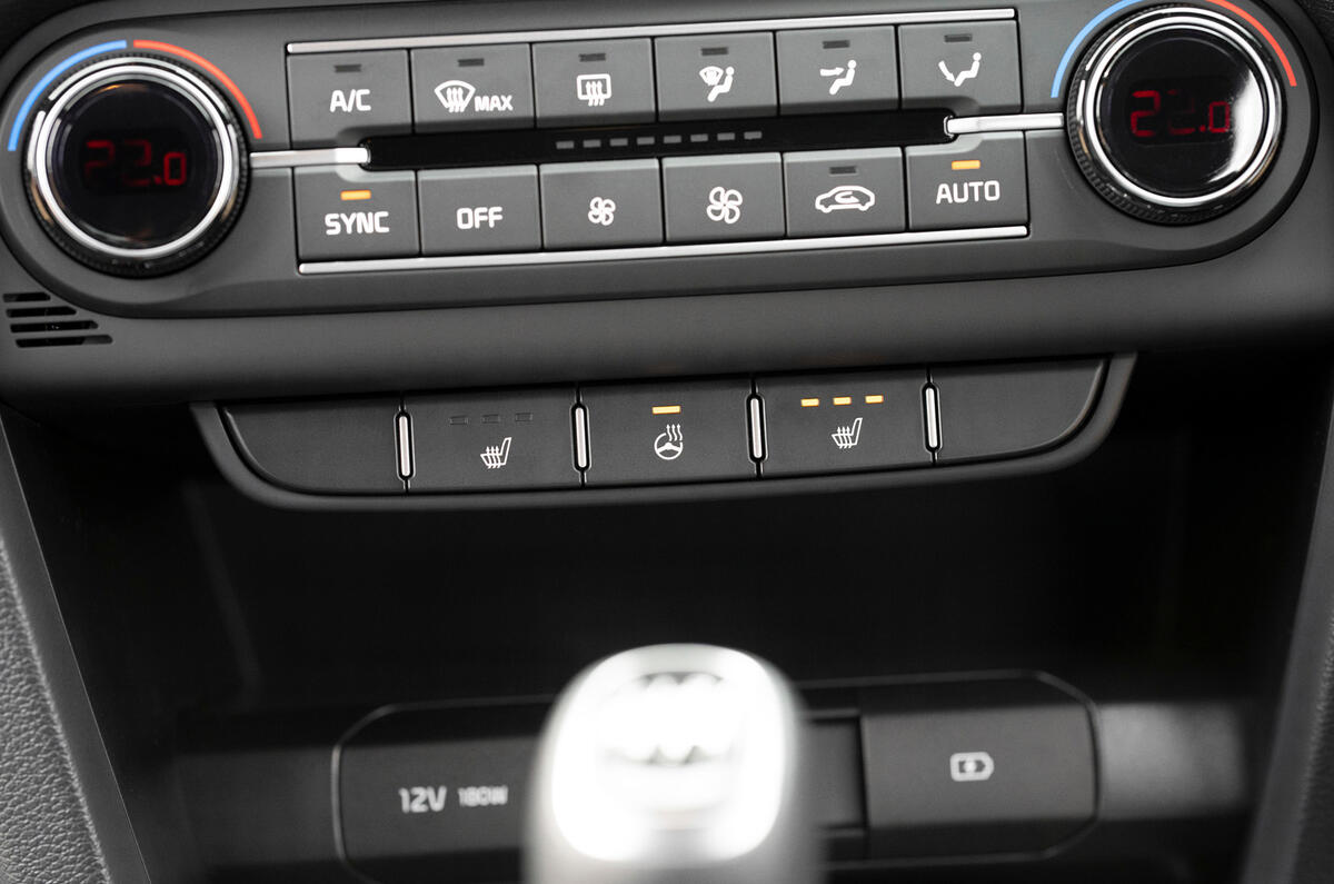 Kia Ceed Critique de l'intérieur Boutons