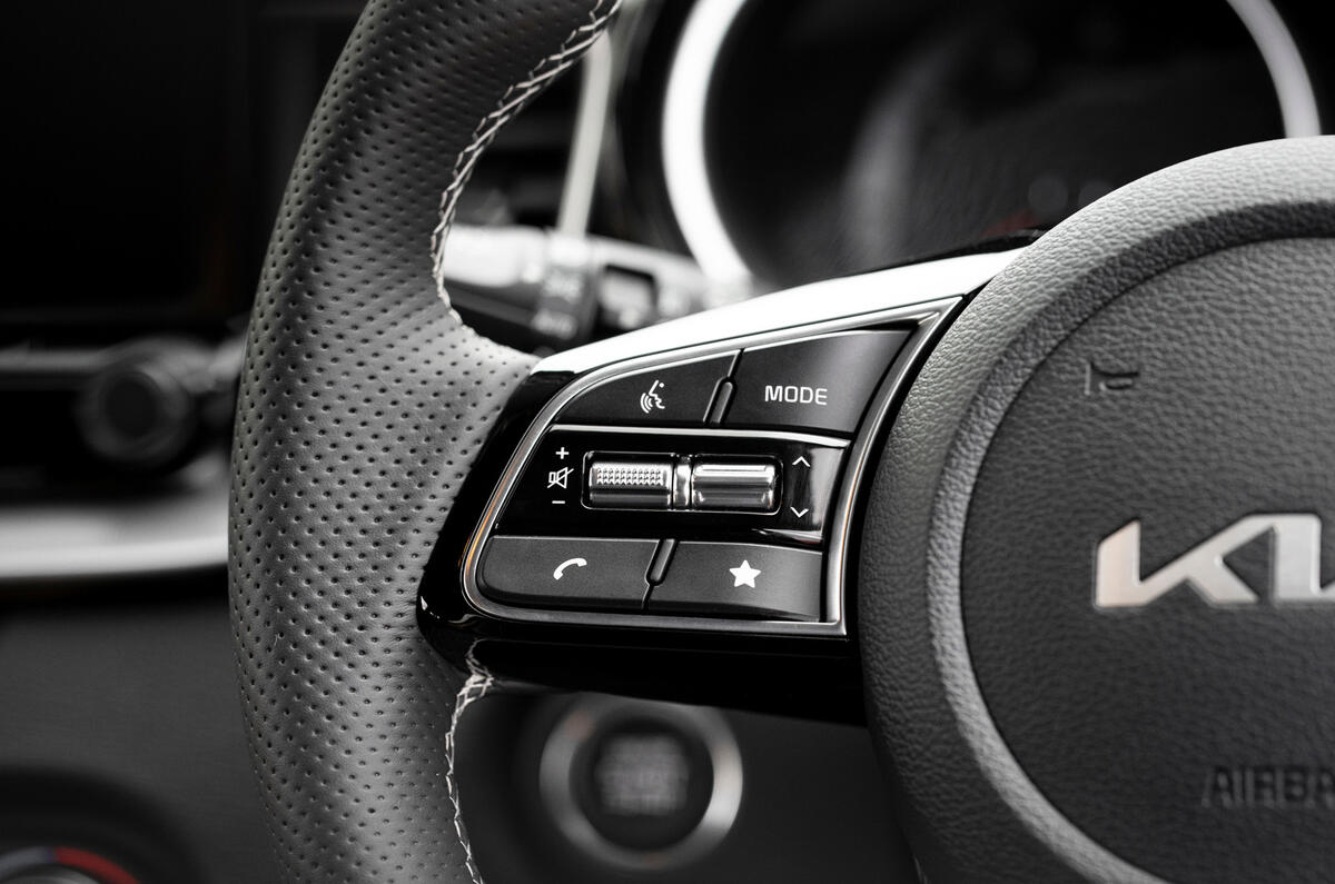 Kia Ceed Critique des boutons du volant